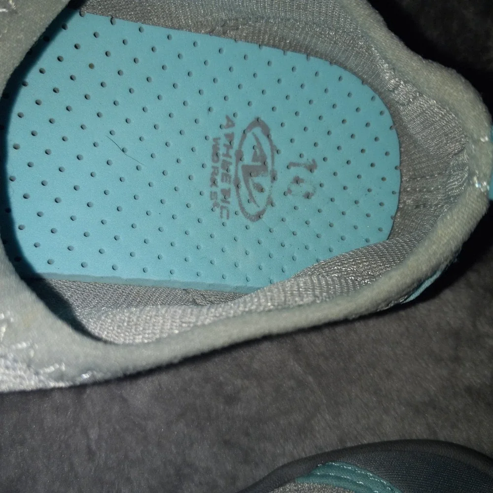 Athletic Works SILVER LIGHT BLUE swim pool beach water sports shoes women's 10